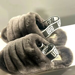 NWOT Ugg Oh Yeah Slippers